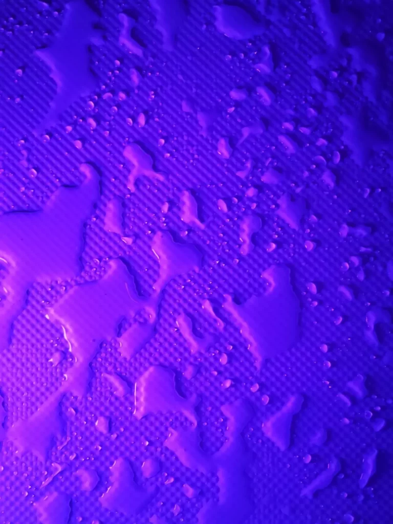 Une matière antidérapante violette