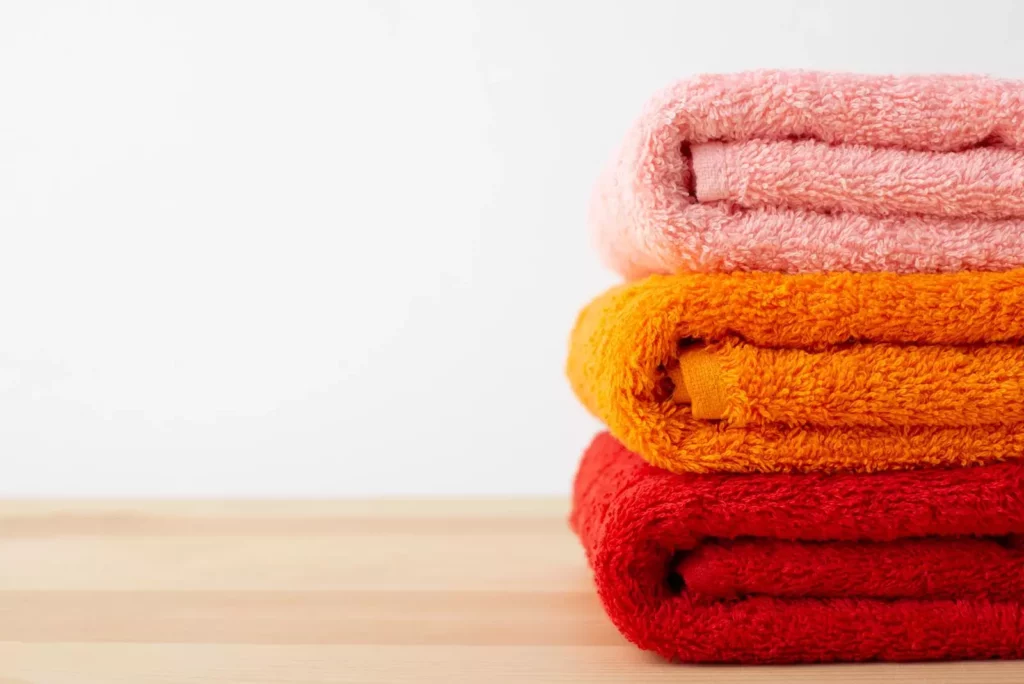 Une collection de serviettes colorées